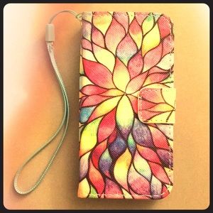IPhone 5C Case Wallet, Wrist Strap, Flower Design